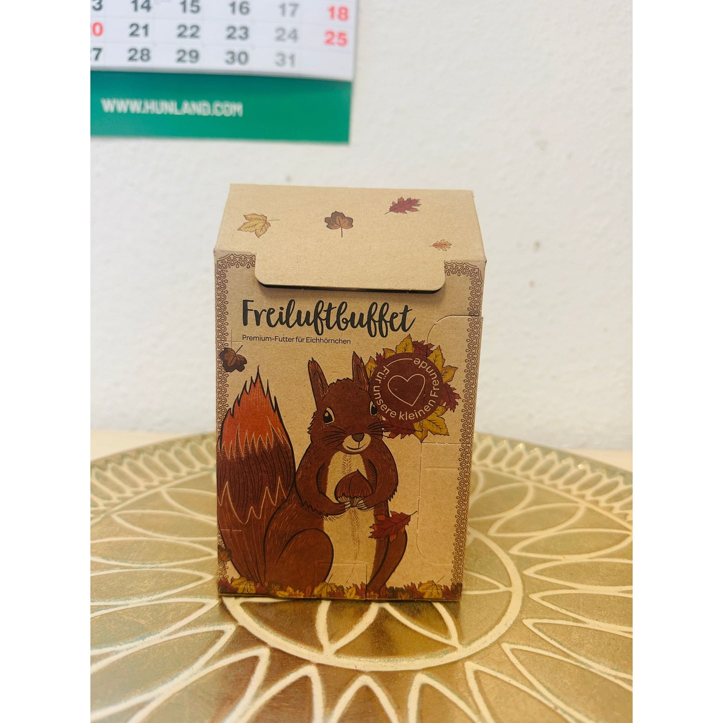 Eichhörnchen-Futter inkl. Futterstation