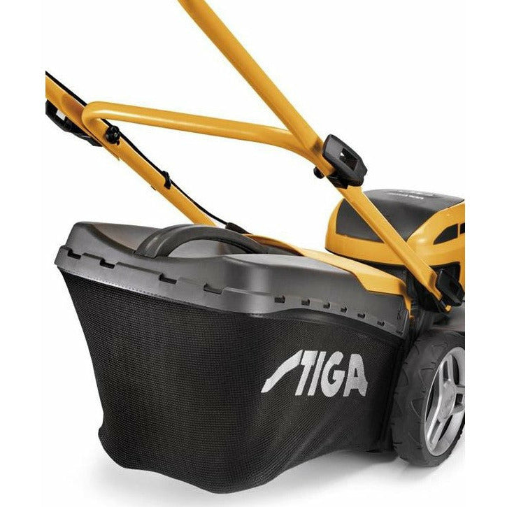 STIGA Akku-Rasenmäher Combi 743 Q AE Kit – inkl. Akku & Ladegerät